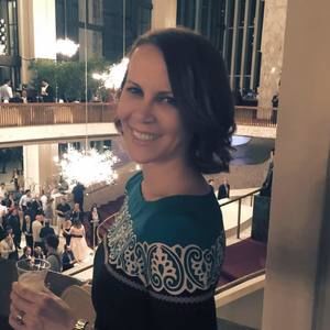 Meet your Posher, Larissa